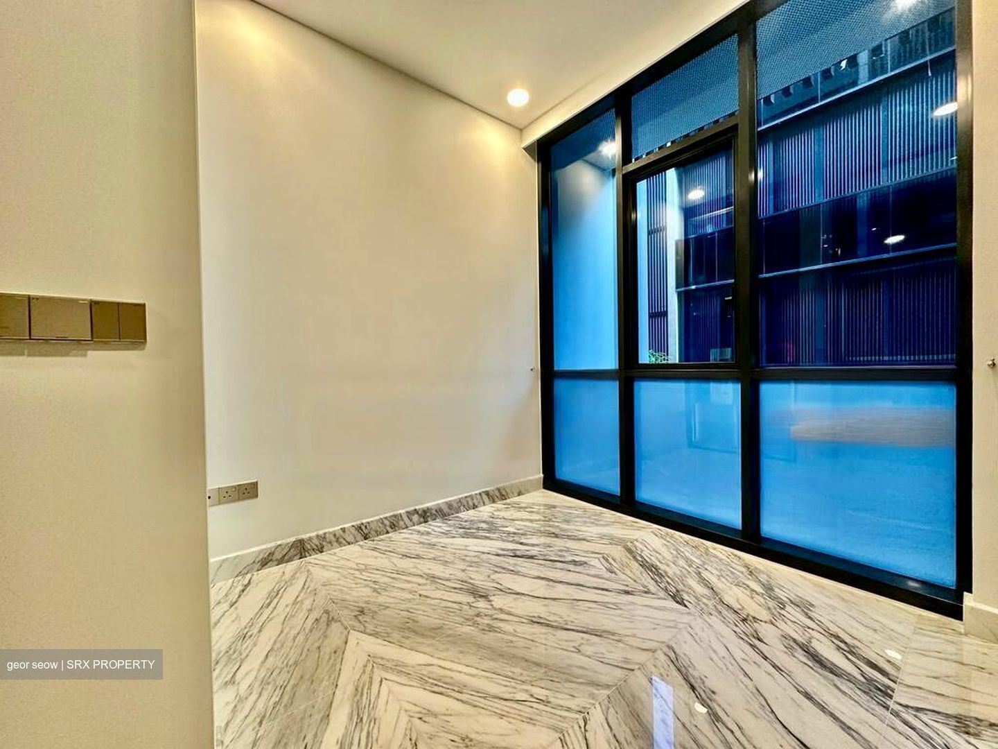 Van Holland (D10), Condominium #564730891